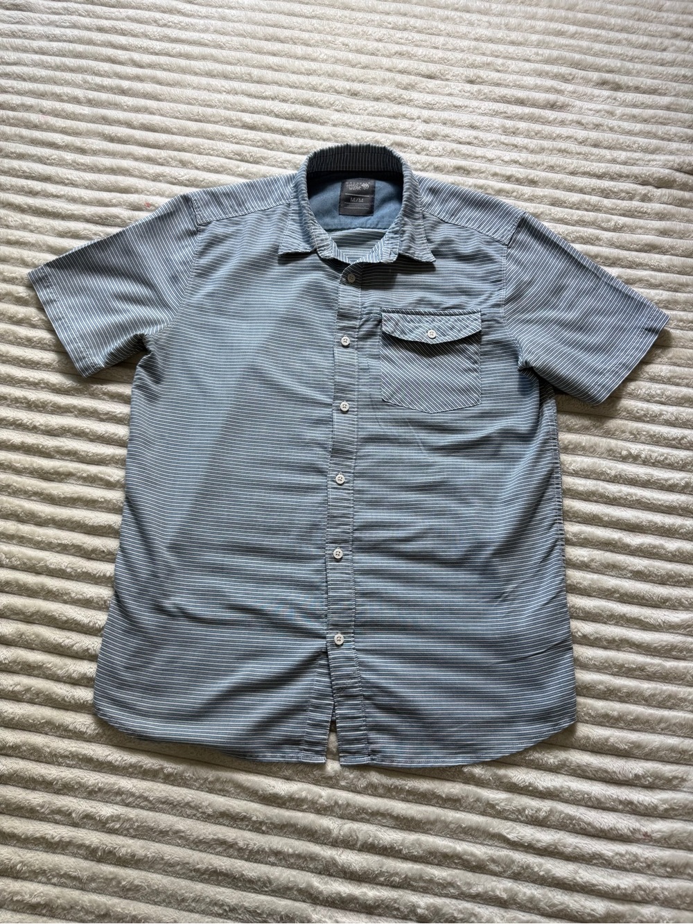 Mountain Hardwear Men's Blue Striped Short Sleeve Button-Up Cotton Shirt M